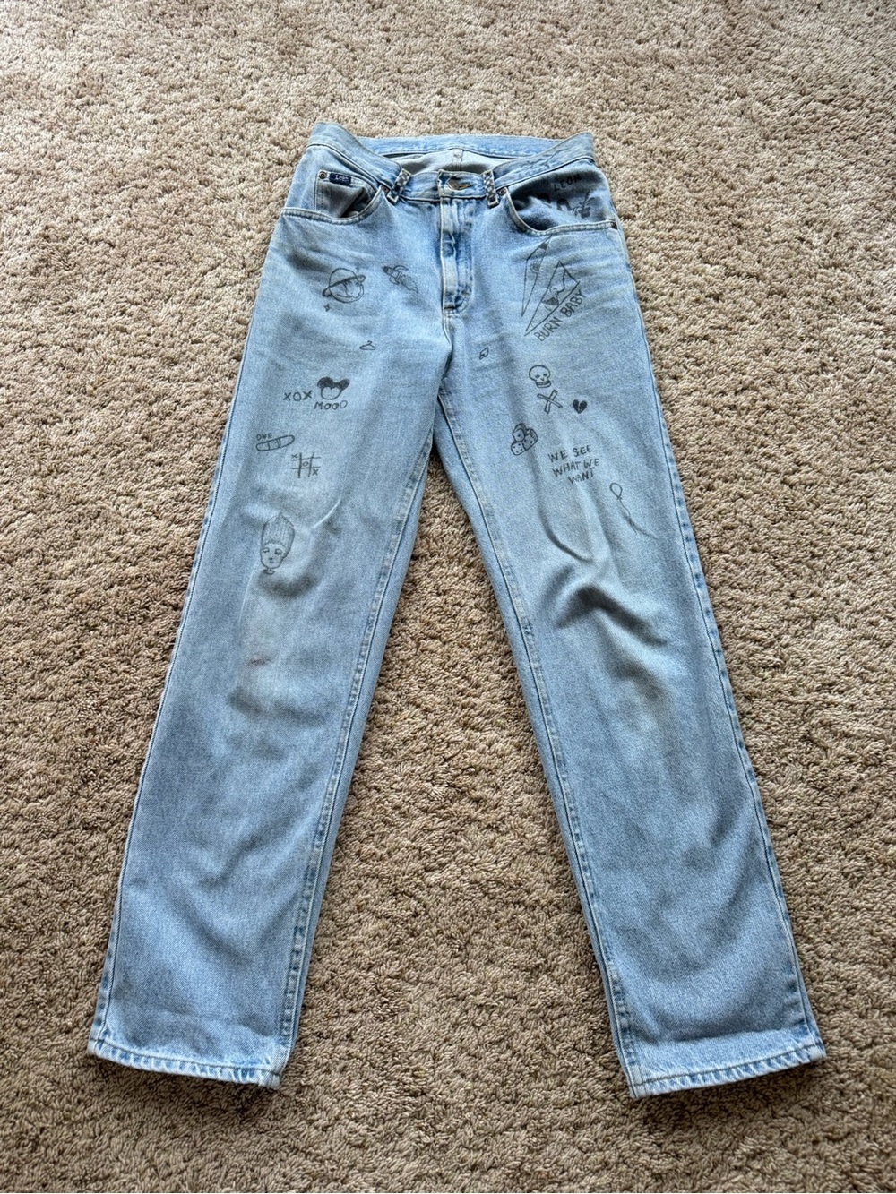 Lee Light Blue Straight-Leg Jeans with Black Graphic Sketches VINTAGE